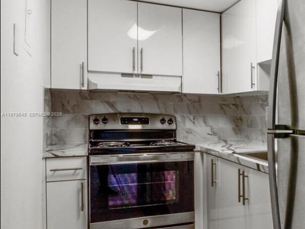 4855 NW 7th St 2066, Miami FL 33126