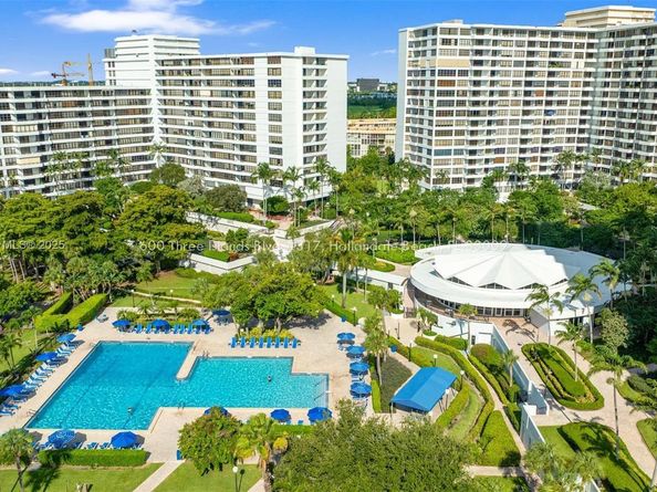 600 Three Islands Blvd 317, Hallandale Beach FL 33009