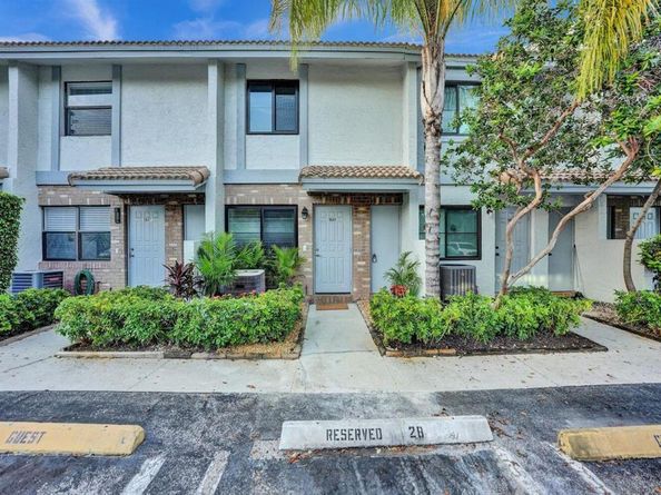 9845 RIVERSIDE Drive 828, Coral Springs FL 33071