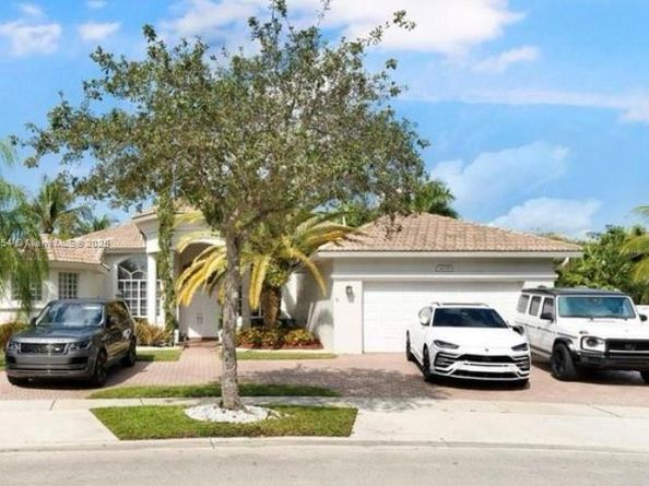 14095 NW 22nd Ct, Pembroke Pines FL 33028