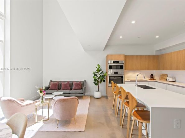 455 NE 39th St 102, Miami FL 33137