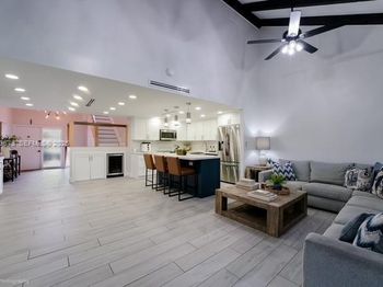 1231 E Golfview Dr