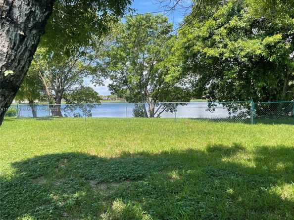 1352 SE 16th Ave, Homestead FL 33035