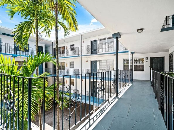 1230 NE 139th St 304, North Miami FL 33161