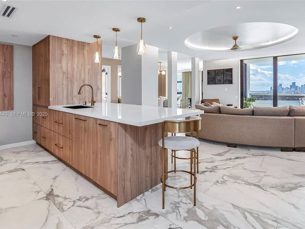 9 Island Ave 2104, Miami Beach FL 33139