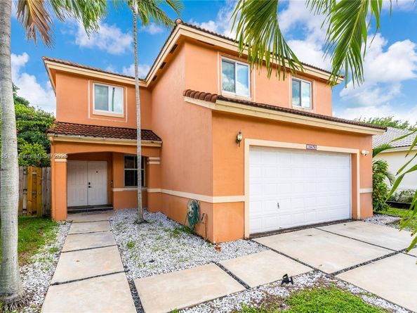 10470 SW 16th St, Pembroke Pines FL 33025