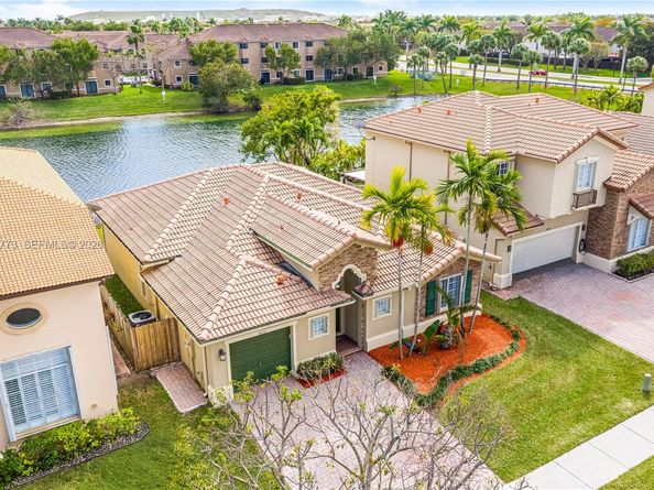 8820 SW 223rd Ter, Cutler Bay FL 33190