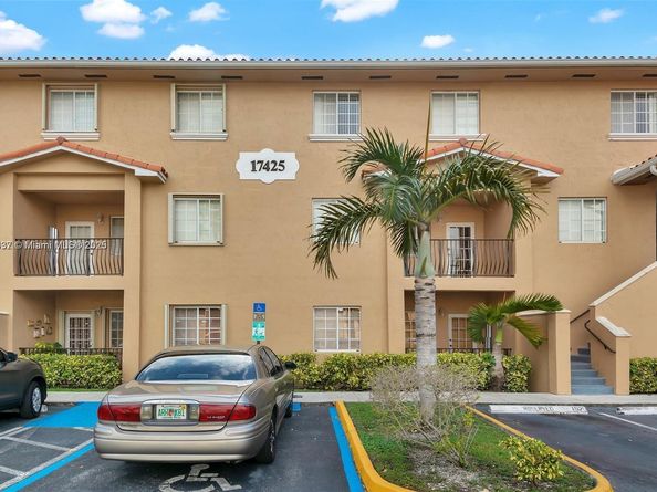 17425 NW 75th Pl 106, Hialeah FL 33015
