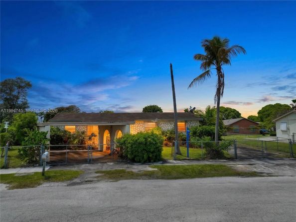 22732 SW 113th Pl, Miami FL 33170