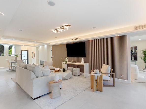 1108 Harrison St, Hollywood FL 33019