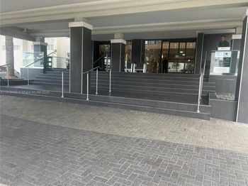 6770 Indian Creek Dr