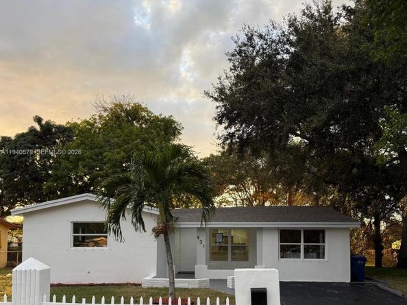 931 NW 38th Ave, Lauderhill FL 33311