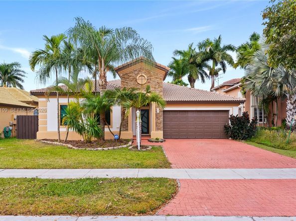 918 NE 36th Ave, Homestead FL 33033