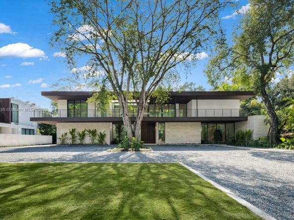 4040 Kiaora St, Miami FL 33133