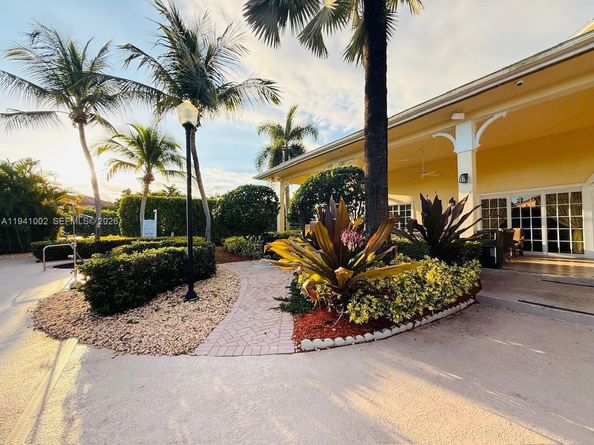 2279 NE 42nd Cir, Homestead FL 33033