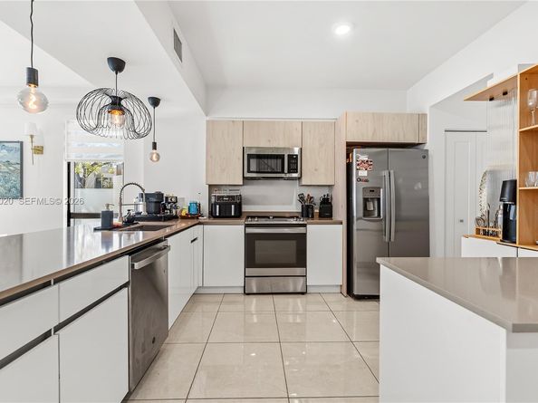 4150 N Oak Pl, Dania Beach FL 33314