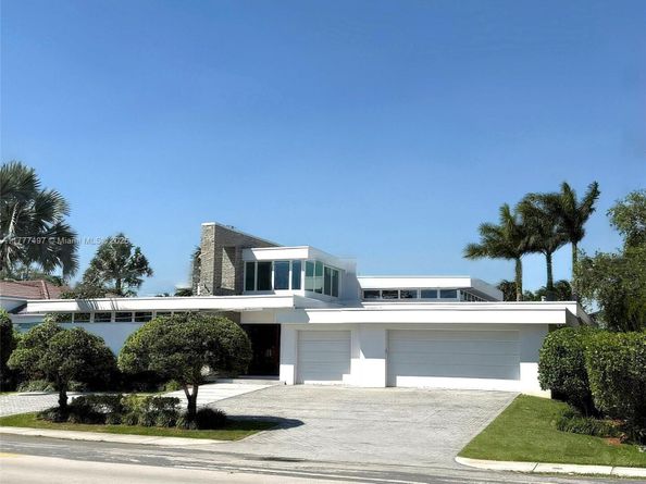 907 Diplomat Pkwy, Hallandale Beach FL 33009