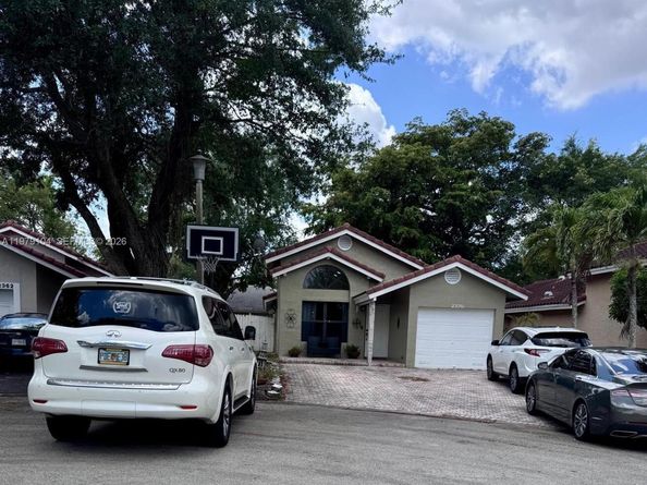 2370 NW 122nd drive, Coral Springs FL 33065