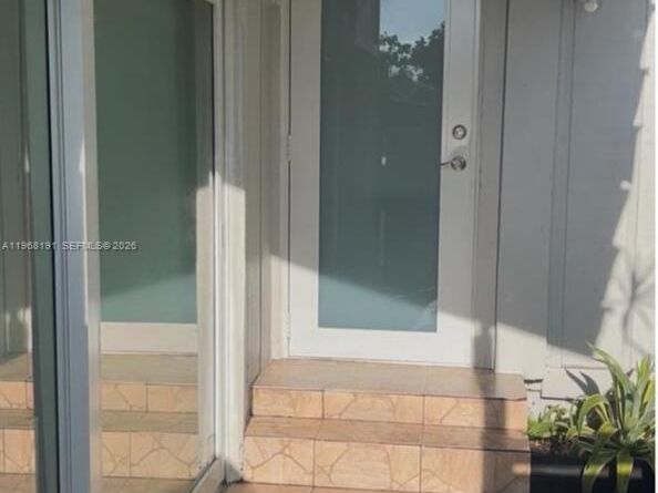 7133 SW 109th Ct, Miami FL 33173