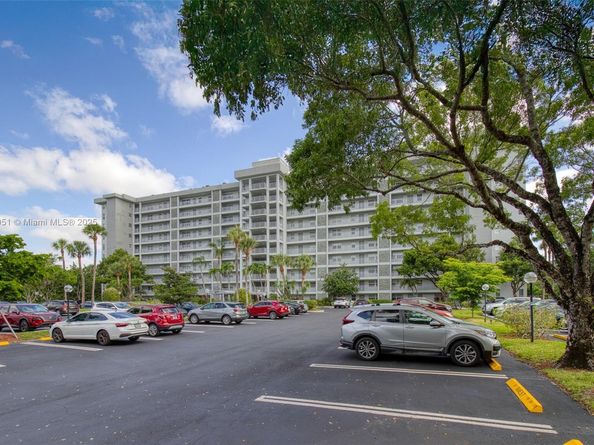 4015 W Palm Aire Dr 506, Pompano Beach FL 33069