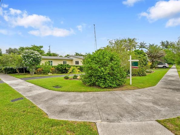 85 NW 21st St, Homestead FL 33030