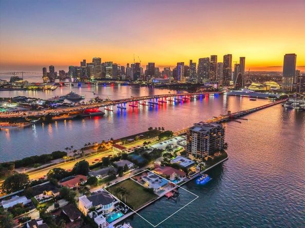 Undisclosed Address #A11921454, Miami FL 33139