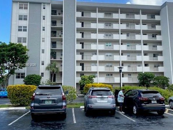 5860 NW 44th St 102, Lauderhill FL 33319