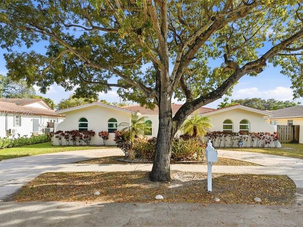 1880 NE 206th Ter, Miami FL 33179