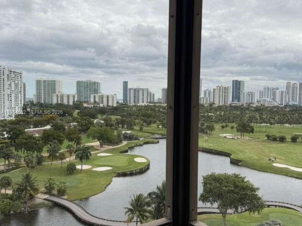 20379 W Country Club Dr 1433, Aventura FL 33180