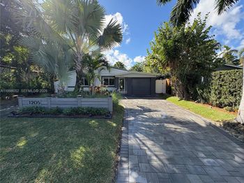 1205 NE 17th Ter