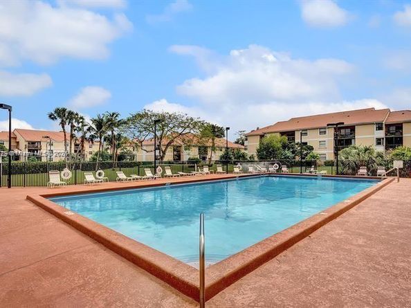 5721 Riverside Dr 302B5, Coral Springs FL 33067