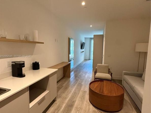 229 SW 9th St 507, Miami FL 33130