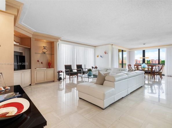 19667 Turnberry Way 3D, Aventura FL 33180