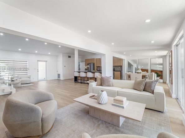 2548 Tortugas Ln, Fort Lauderdale FL 33312