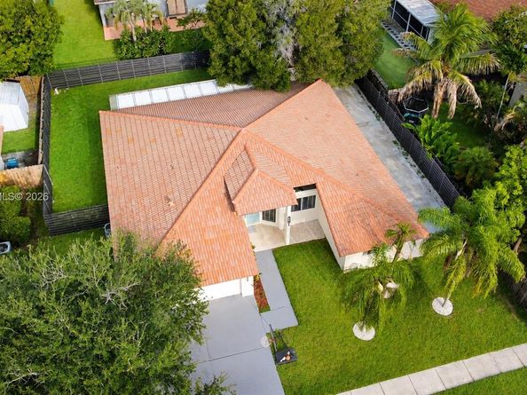 581 SW 169th Way, Weston FL 33326