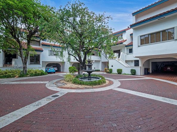 2000 S Bayshore Dr 72, Miami FL 33133