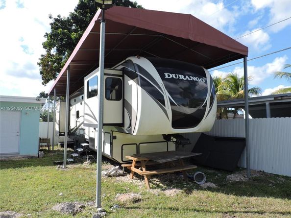 849 NW 12th St, Homestead FL 33030