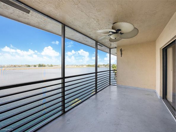 471 Ives Dairy Rd 4023, Miami FL 33179