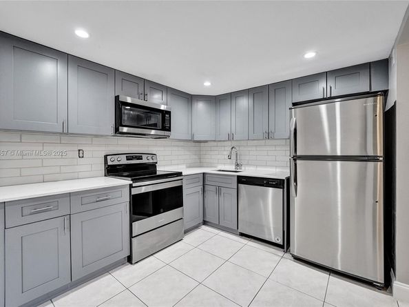 8401 W Sample Rd 20, Coral Springs FL 33065