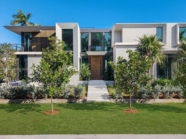 375 S Hibiscus Dr, Miami Beach FL 33139