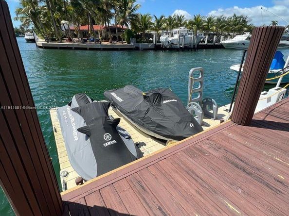 2430 NE 135th St 105, North Miami FL 33181