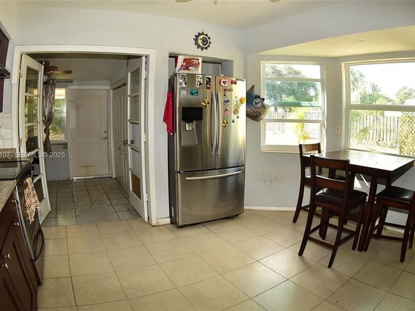 2812 Wiley St, Hollywood FL 33020