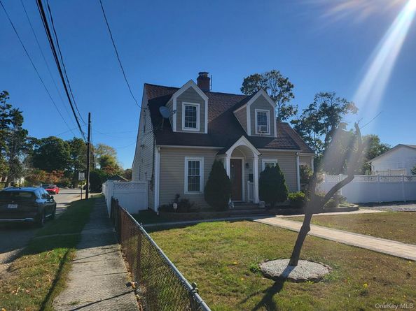 61 Wheeler Road, Central Islip NY 11722