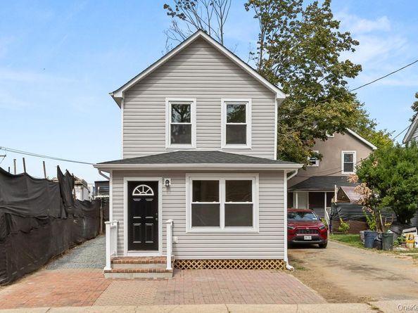 31 Grove Street, Hempstead NY 11550