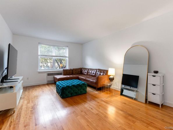 39-55 51st Street 3G, Woodside NY 11377