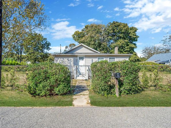 15 Sayville Road, Mastic Beach NY 11951