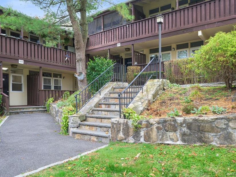 103 Wiltshire Road D6, Scarsdale NY 10583