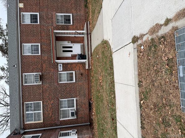 77-28 Vleigh Pl. 81 B, Flushing NY 11367