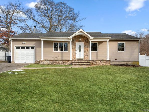 6 Edward Court, Lake Ronkonkoma NY 11779