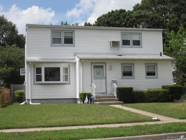 101 Spruce Avenue, Bethpage NY 11714